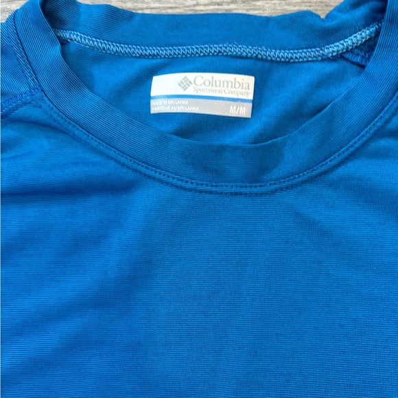 Columbia Long Sleeve Shirt Size Medium, pit to pit is 20, length is 25 - Picture 5 of 6